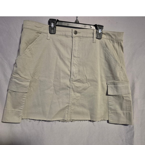 JOE'S Jeans Cargo Mini Skirt Size 34 Desert Sage Raw Hem Utility - Picture 1 of 3